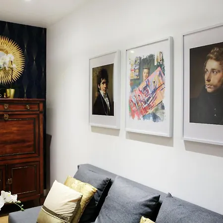 Big Studio Close To Montorgeuil Local Commercial * Parigi